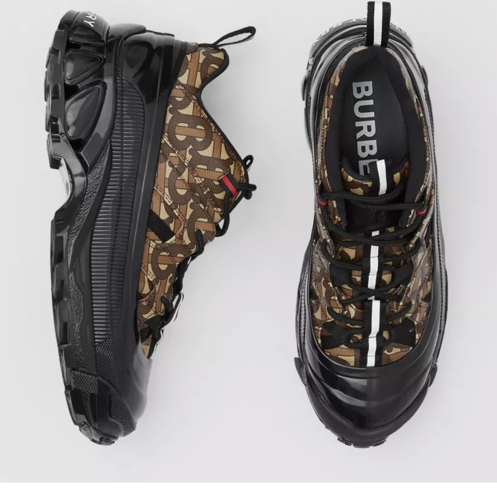 Burberry sneakers and shirt